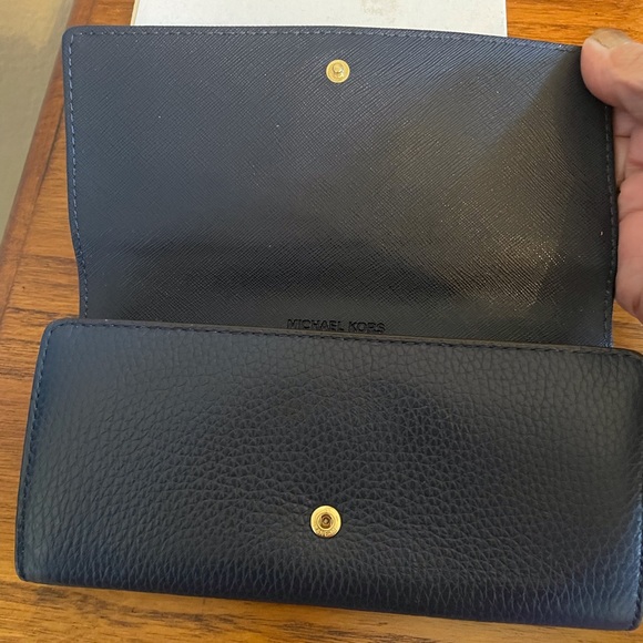 Michael Kors Fulton Flap Continental Wallet NWOT 8 X 4 - Picture 10 of 10